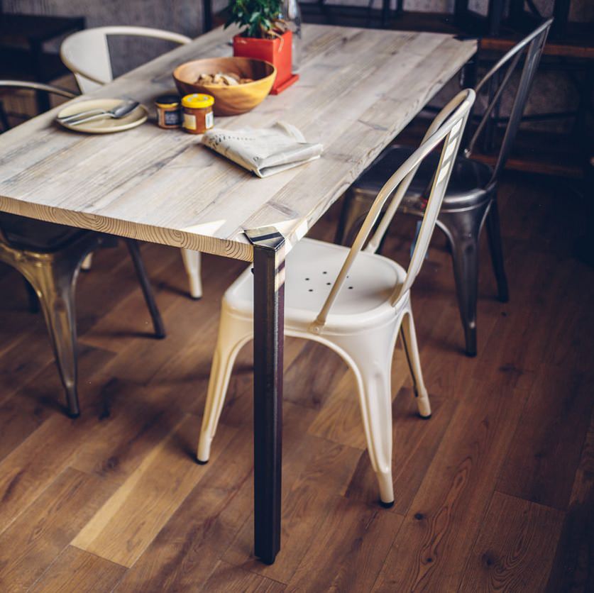 ○デザイン性の高いアイアン脚（鉄脚）を使ったおしゃれなテーブル特集 
